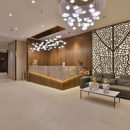 Hotel Elements Surat Buitenkant foto