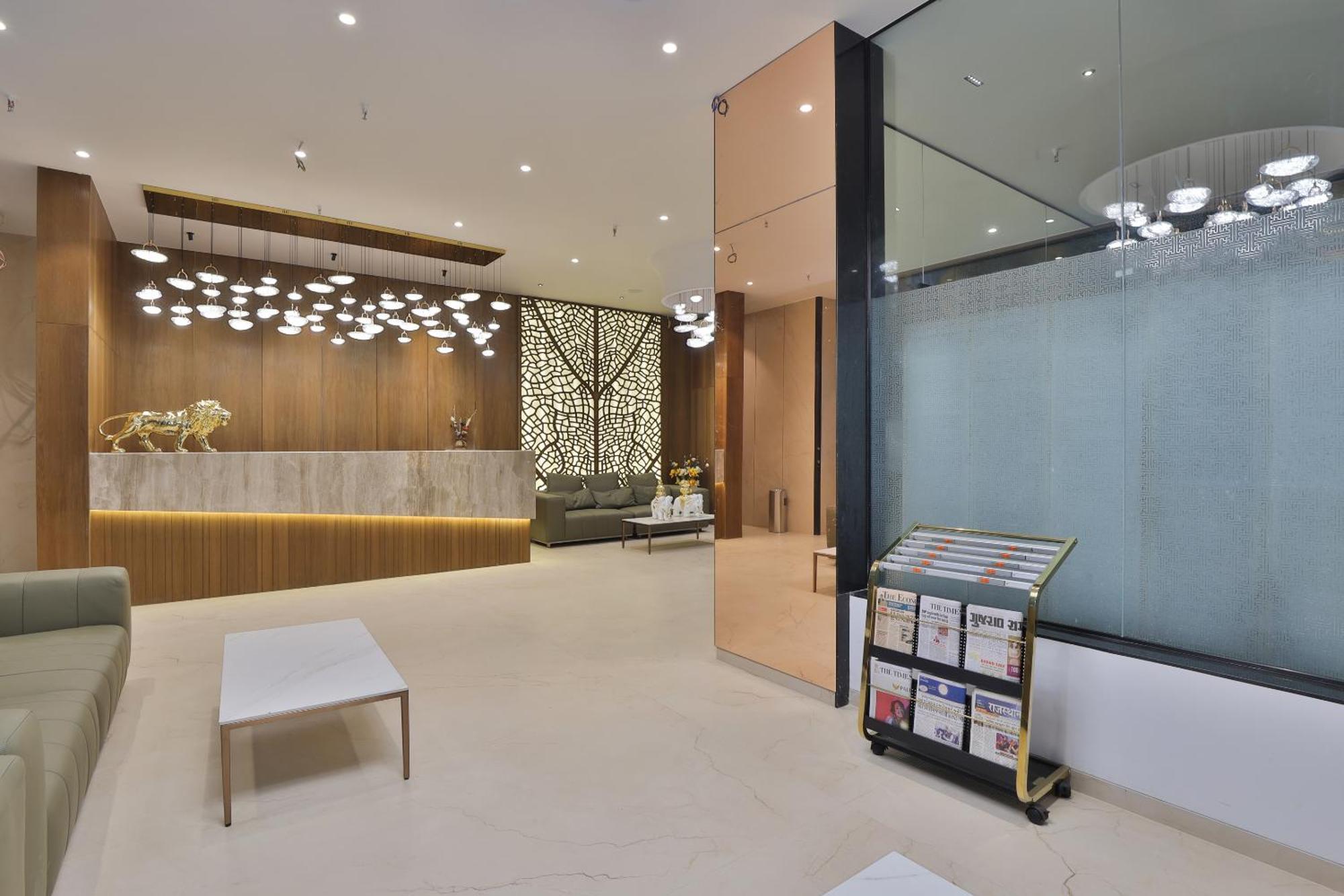 Hotel Elements Surat Buitenkant foto