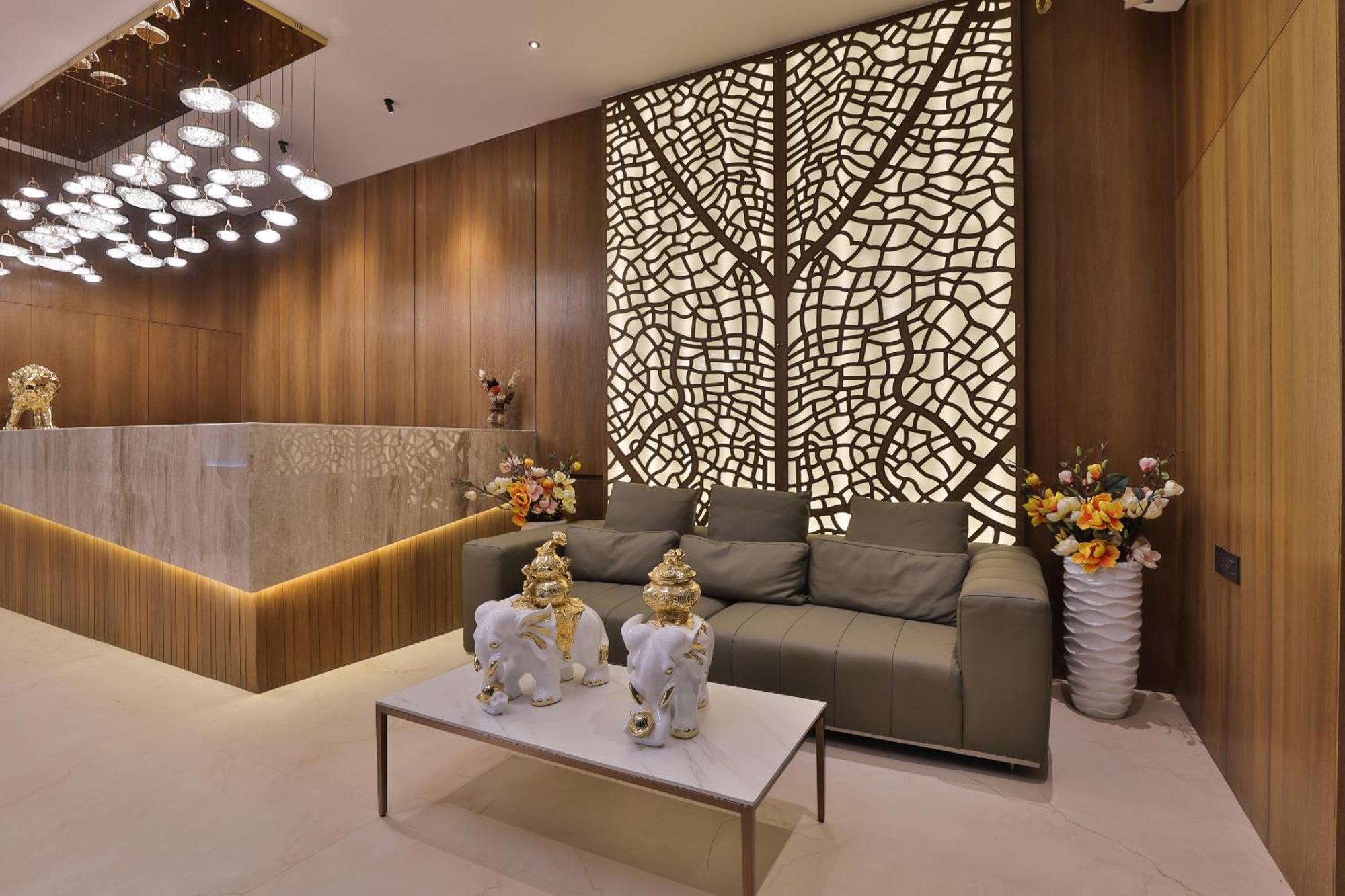 Hotel Elements Surat Buitenkant foto