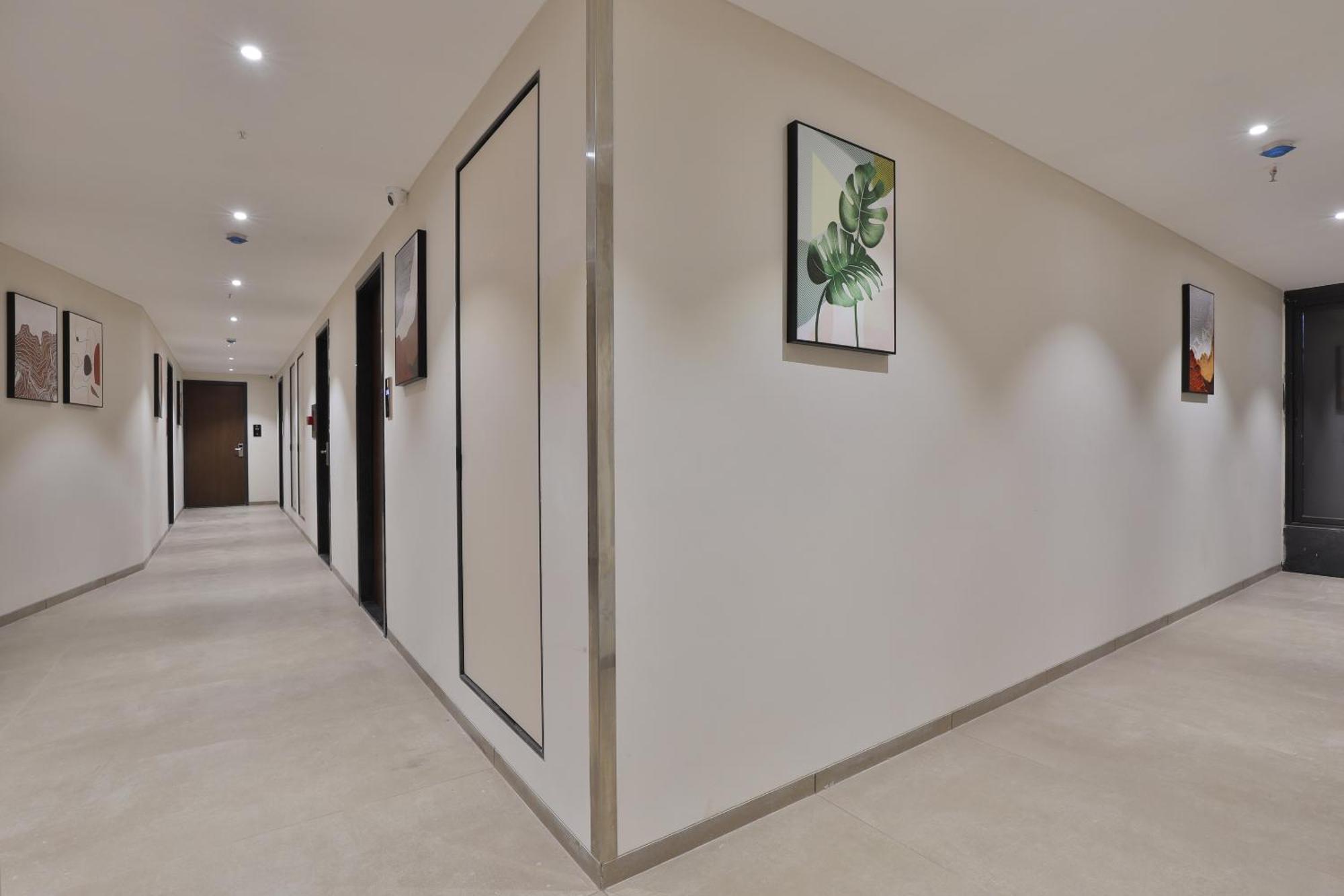 Hotel Elements Surat Buitenkant foto