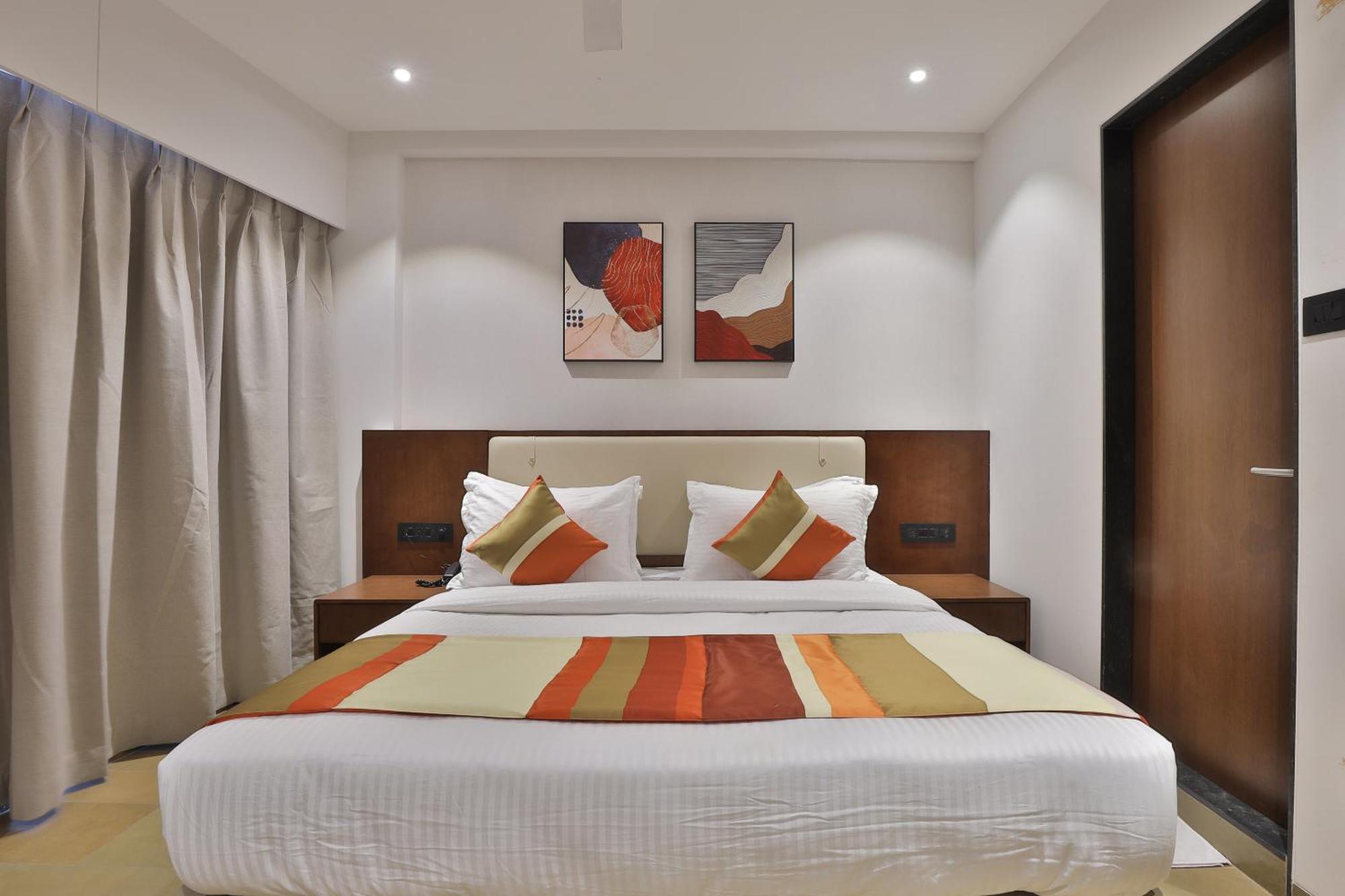 Hotel Elements Surat Buitenkant foto