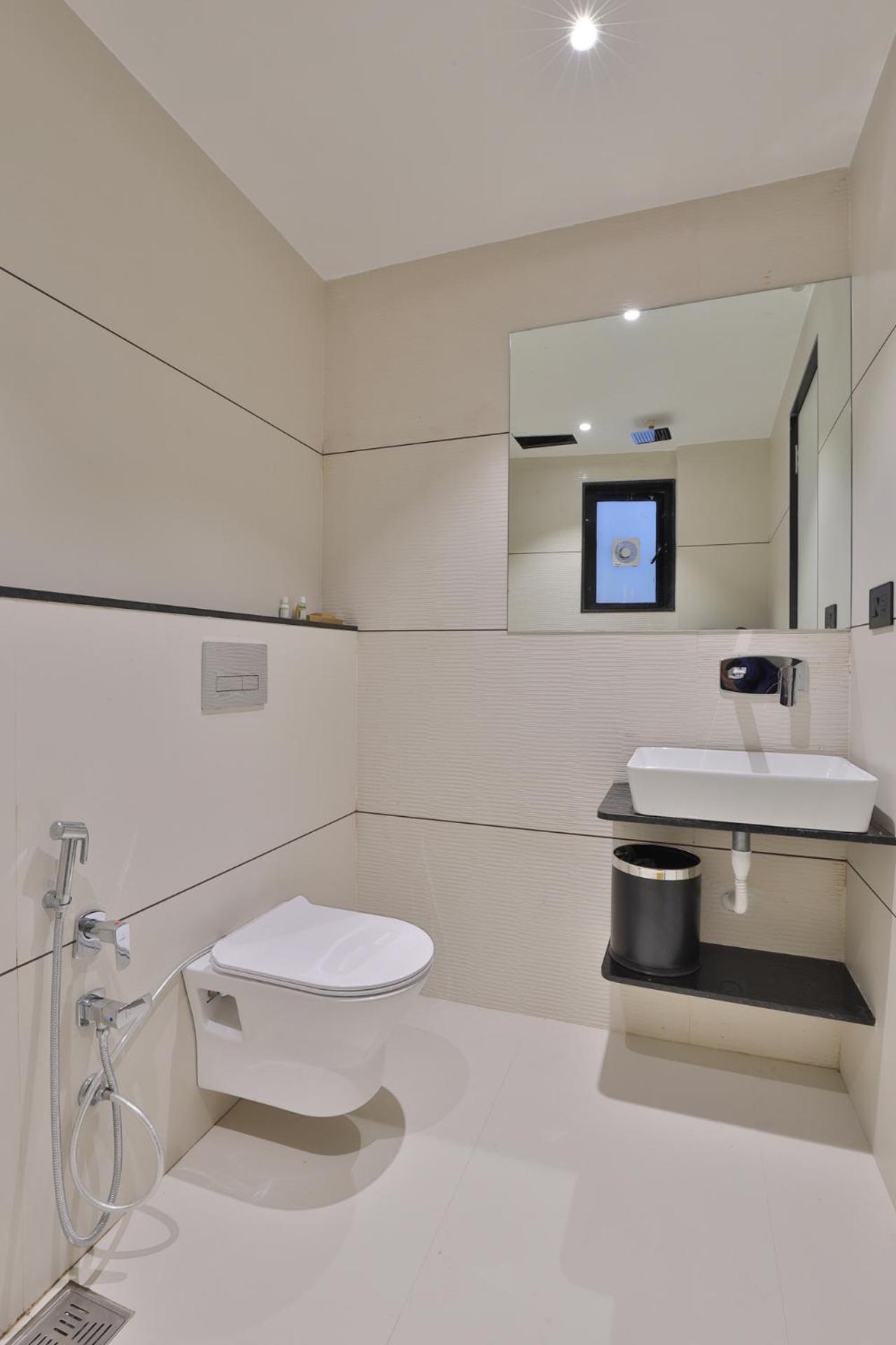 Hotel Elements Surat Buitenkant foto